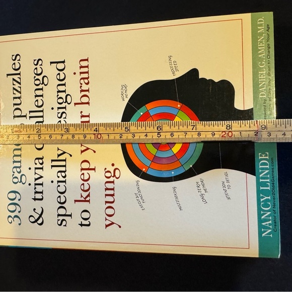 399 Games, Puzzles & Trivia Challenges Book - Picture 8 of 8